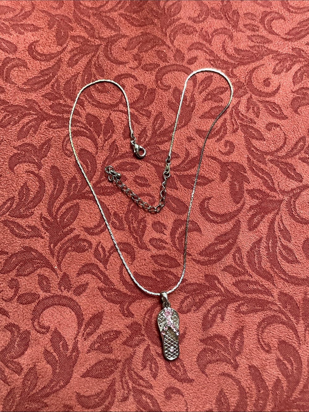Flip-flop necklace on silver chain, 20 inches new